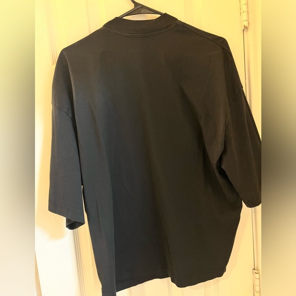 Cos mock neck boxy tee. Size medium - Picture 2 of 4